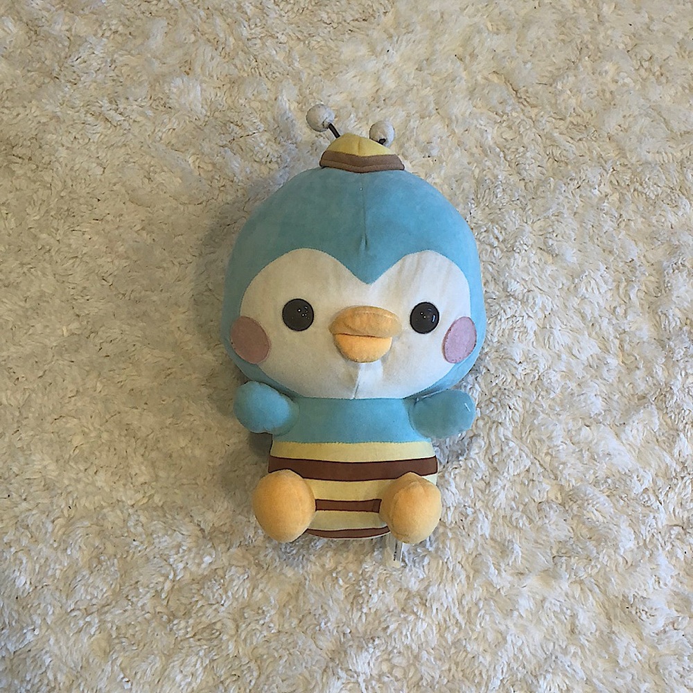 Cute penguin plushy🌟